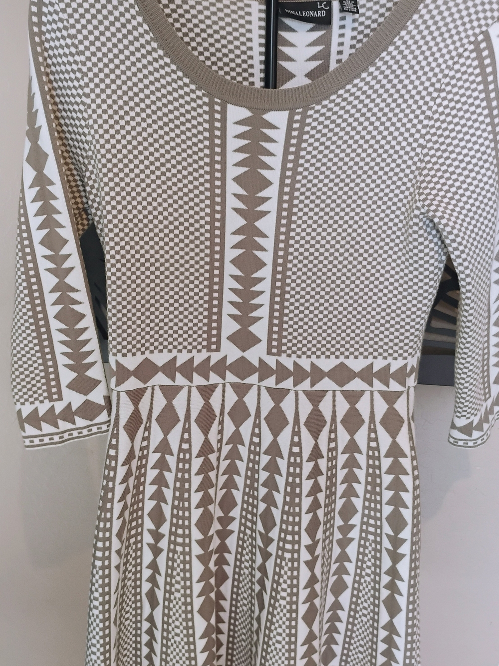Nina Leonard Size M Taupe and White Geometric Patterned Fit & Flare Knit Dress